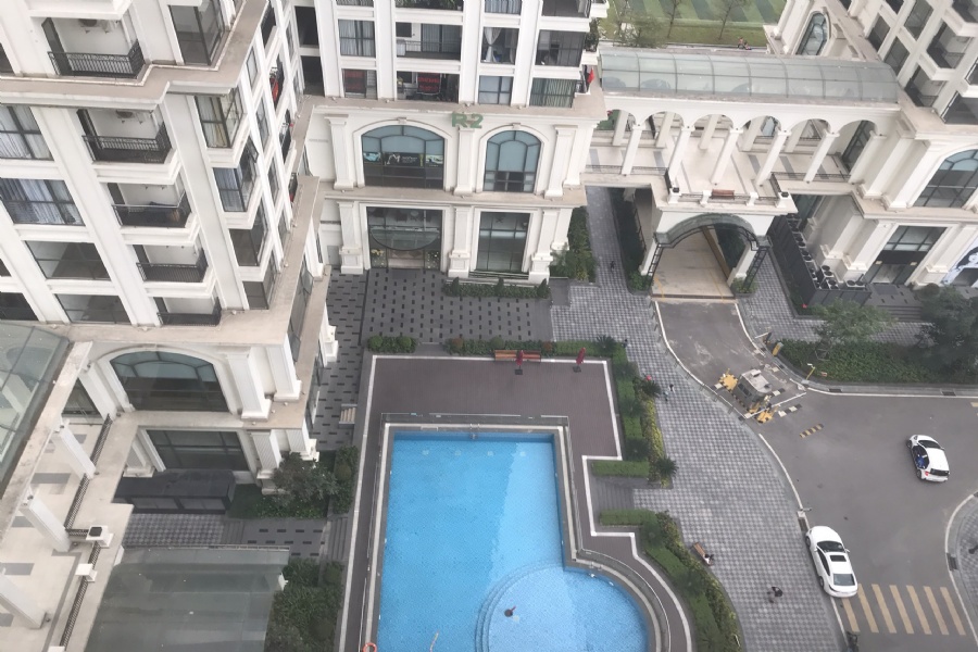 Bán căn hộ 2 Phòng Ngủ đủ đồ View Bể Bơi Cầu Nhật Tân ở Tòa R1 Khu Sunshine Riverside 1